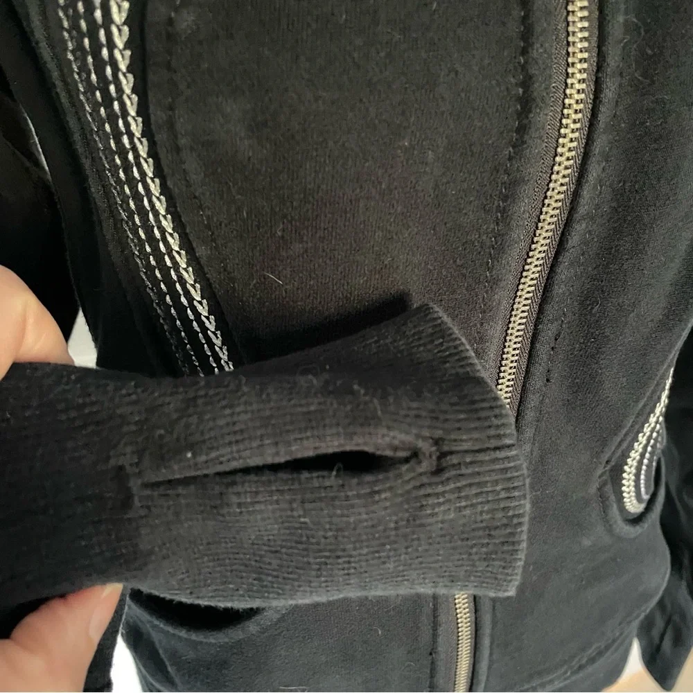 Lululemon Cuddle Up Full Zip Jacket Black Size 6 Thumbholes L=24” P2P=18”